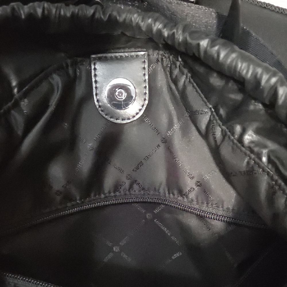 Michael Kors Black Quilted Interior Tote - Picture 8 of 12